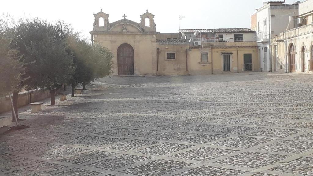فيلا نوتوفي La Casa In Piazza المظهر الخارجي الصورة
